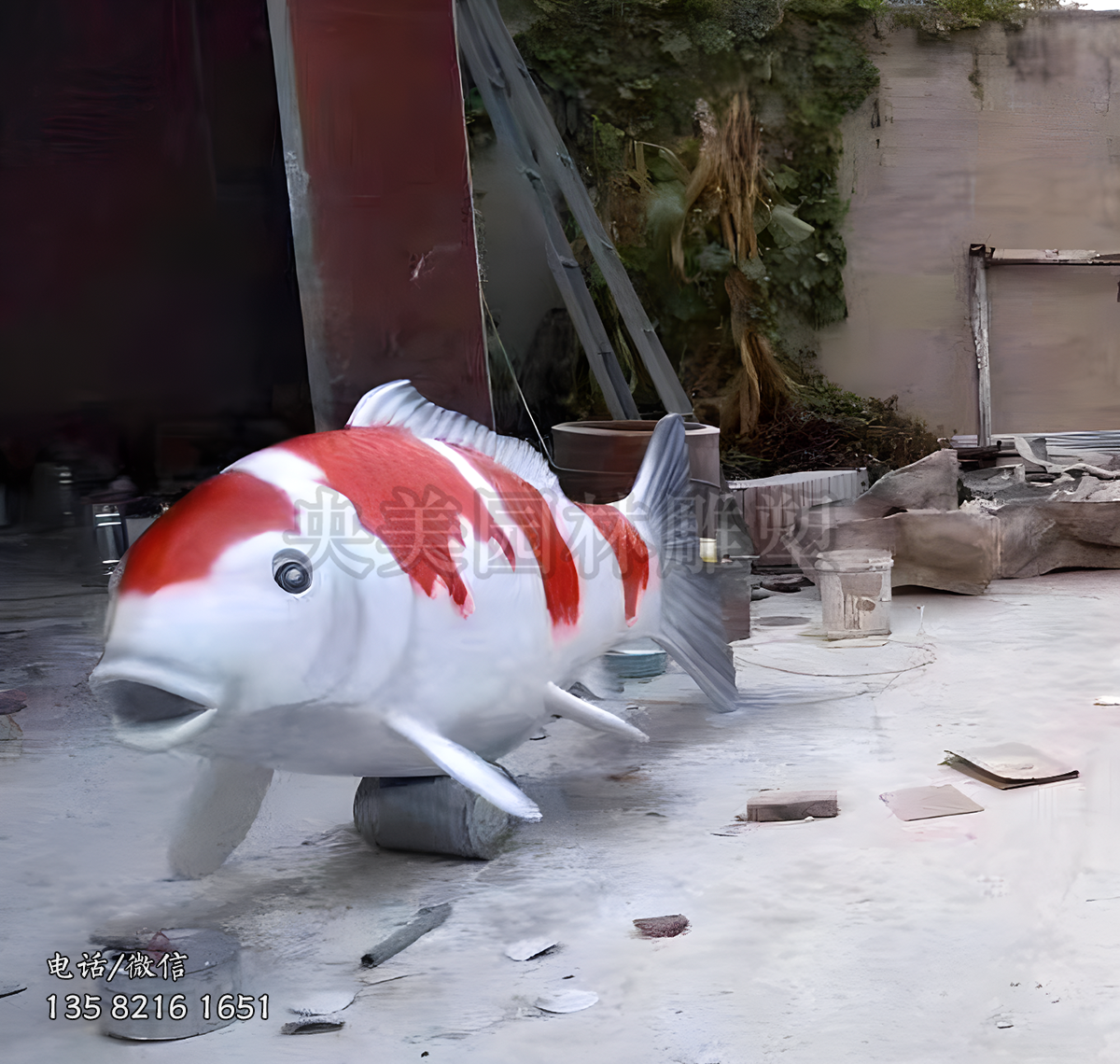 玻璃鋼彩繪仿真鯉魚雕塑
