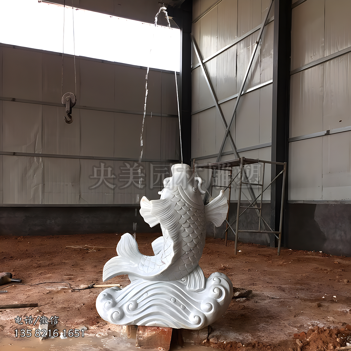 漢白玉向上噴水的鯉魚雕塑擺件