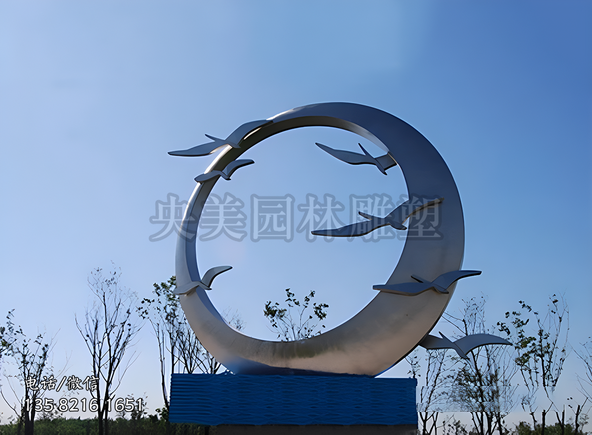 不銹鋼圓環(huán)景觀雕塑