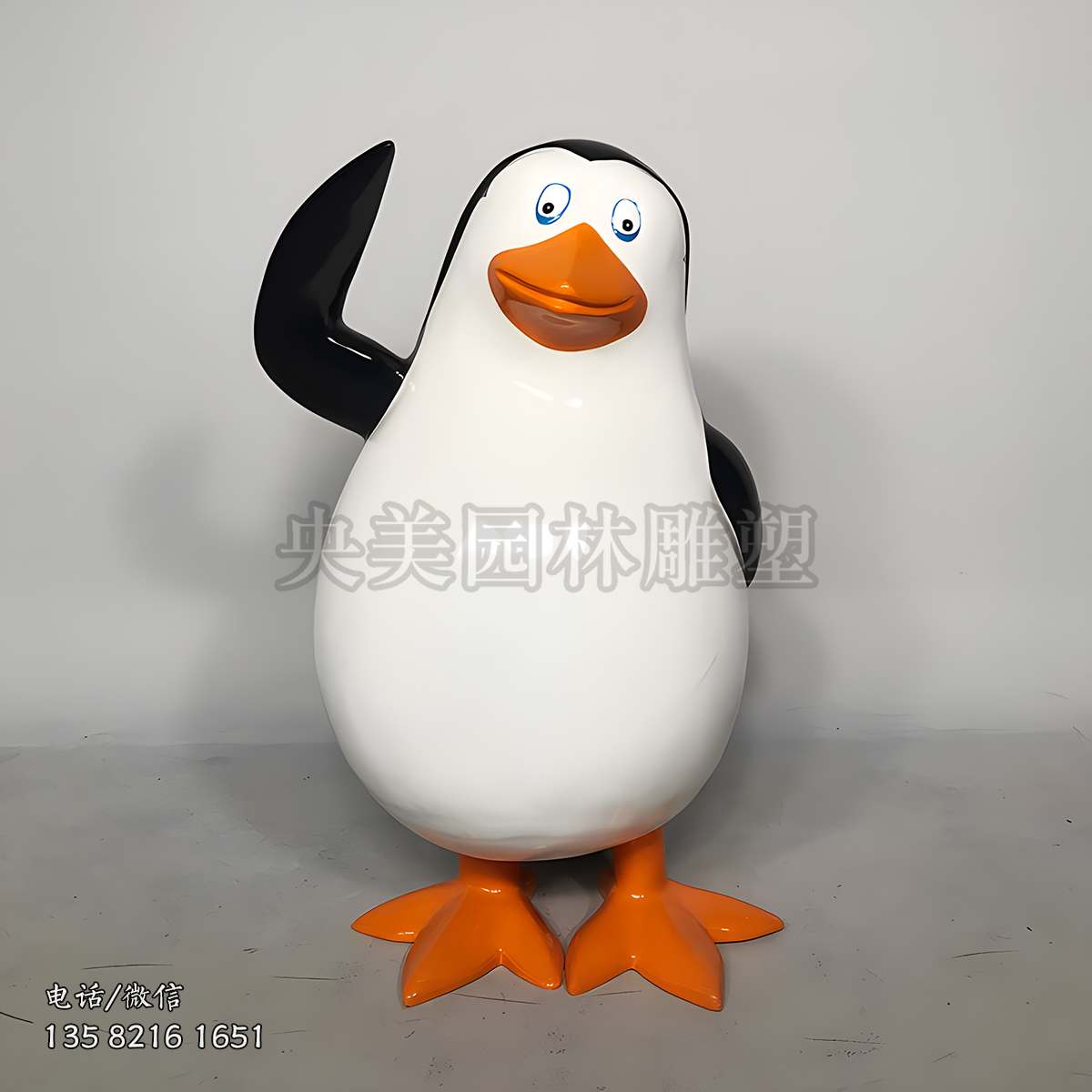 敬禮企鵝玻璃鋼雕塑