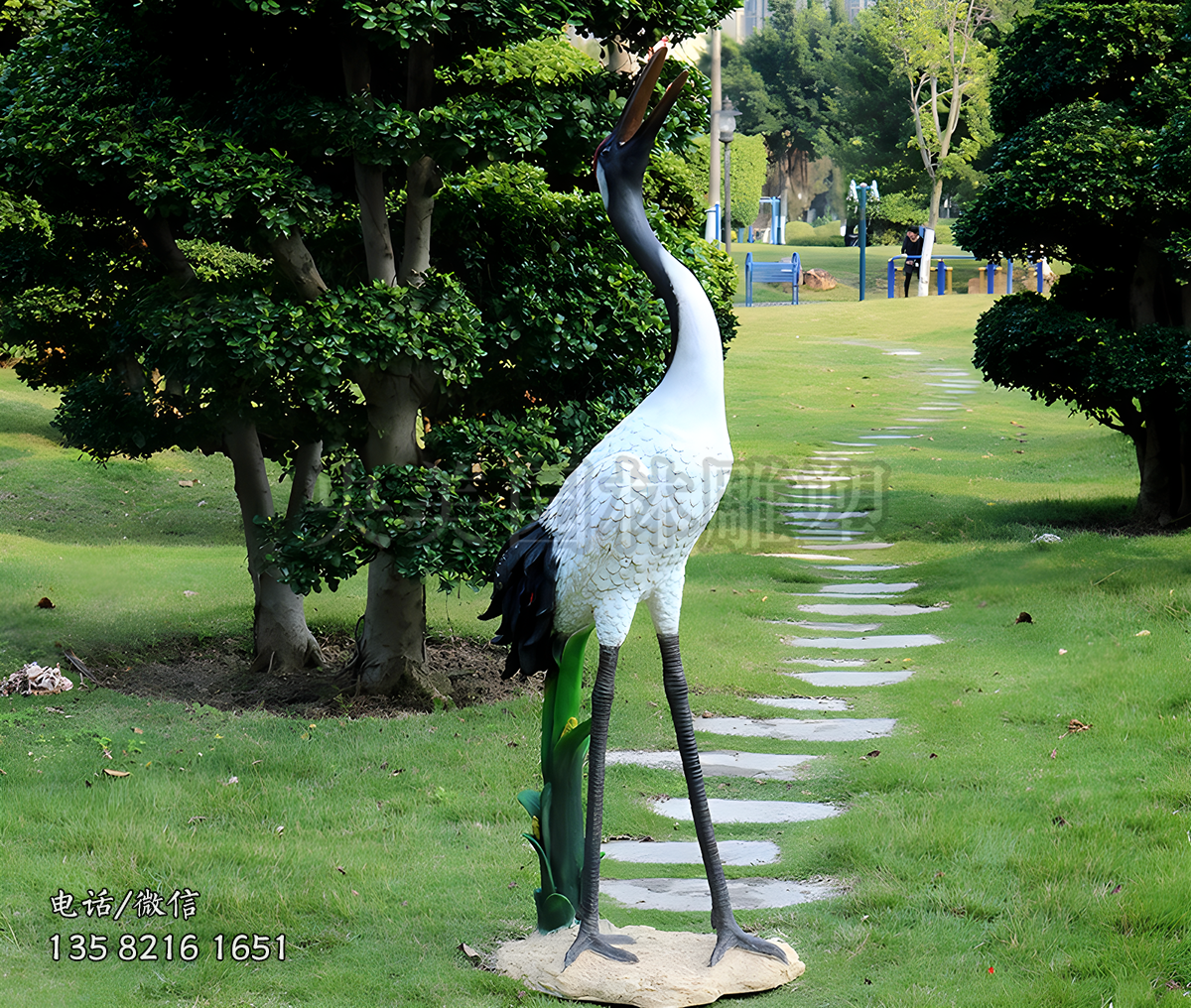 玻璃鋼仿真昂頭長鳴的仙鶴雕塑