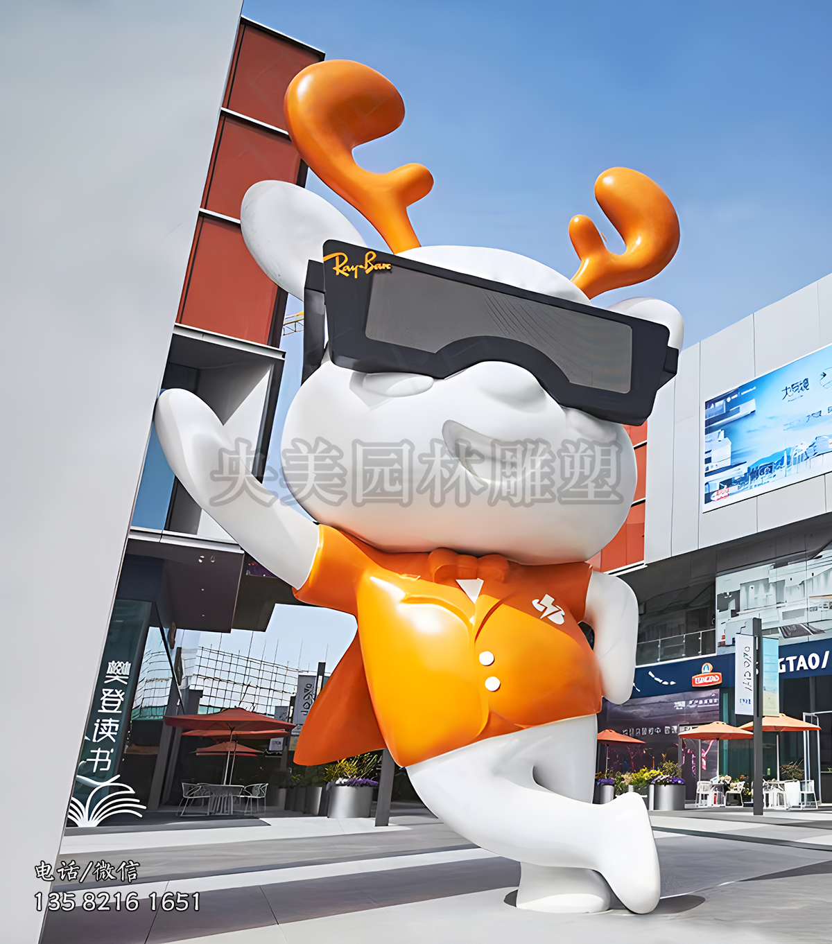 耍酷的卡通ip鹿雕塑