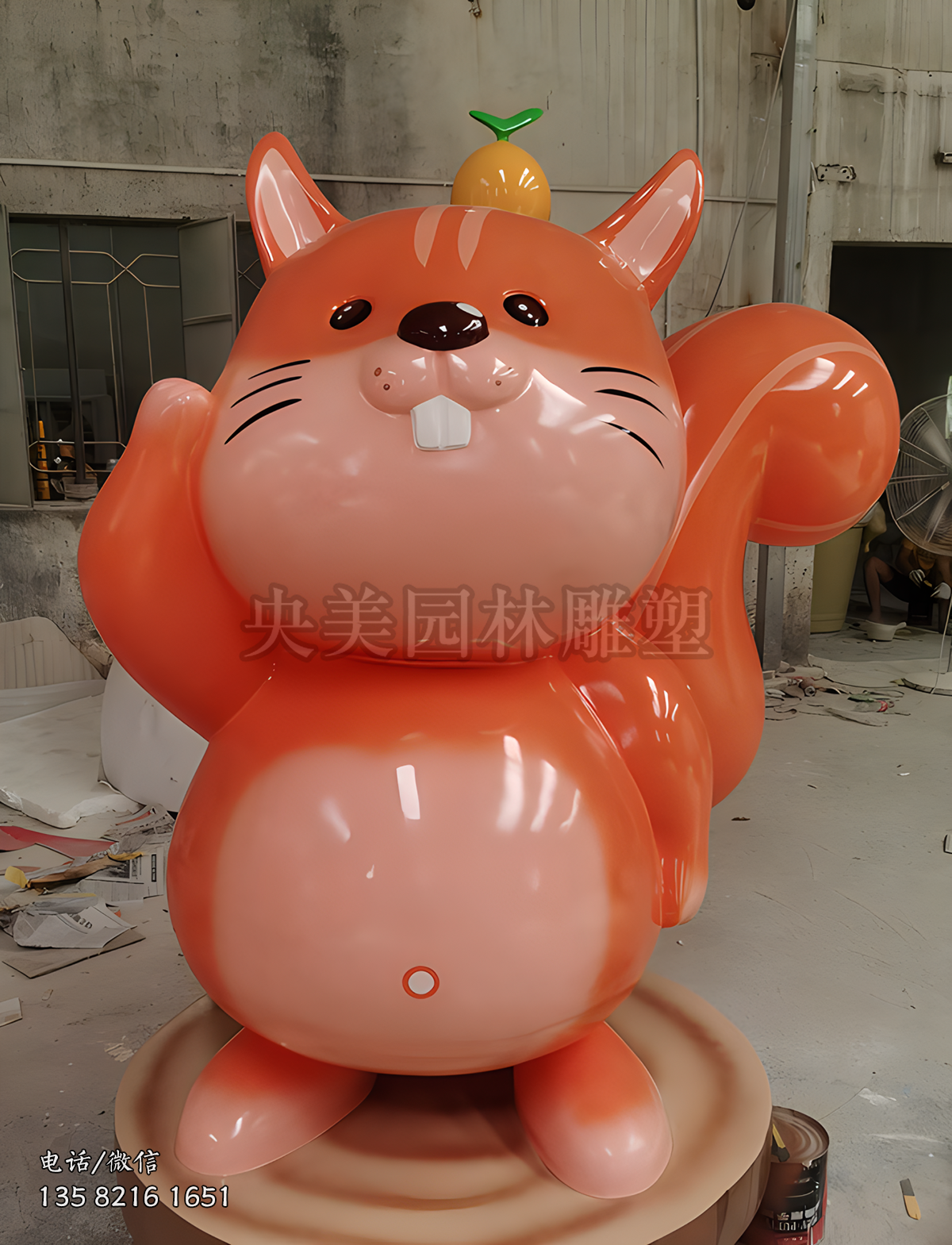 玻璃鋼卡通松鼠雕塑擺件