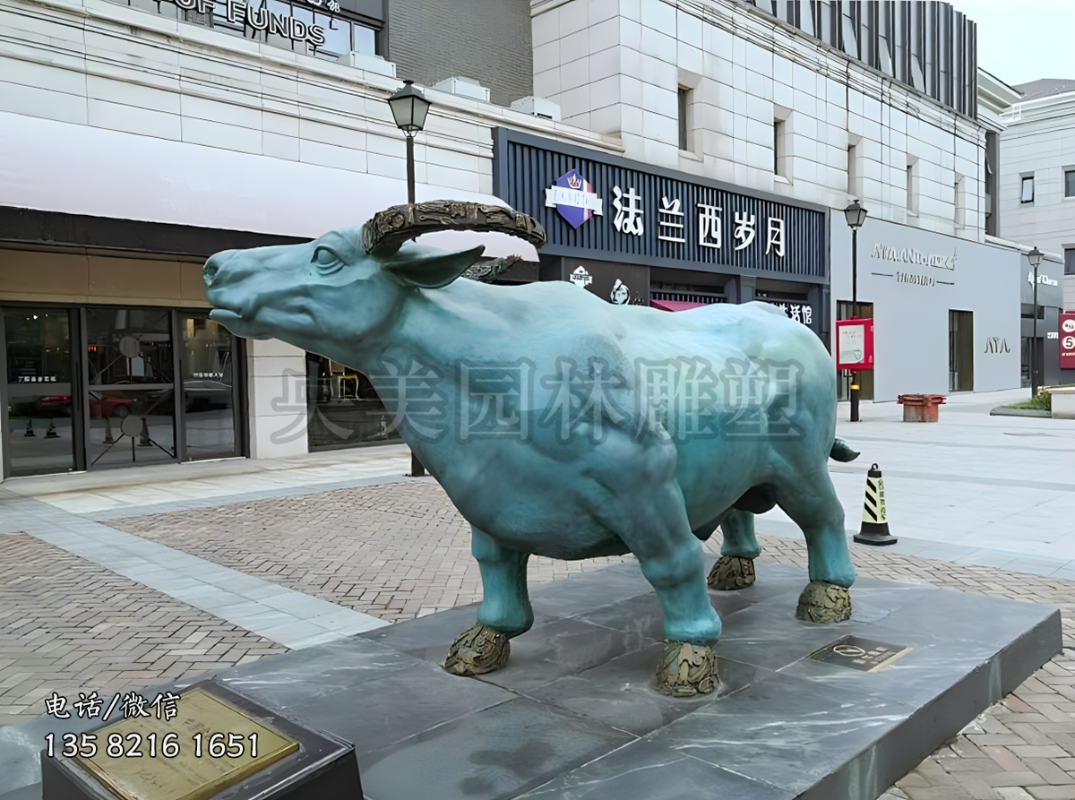 青銅鑄造牛雕塑