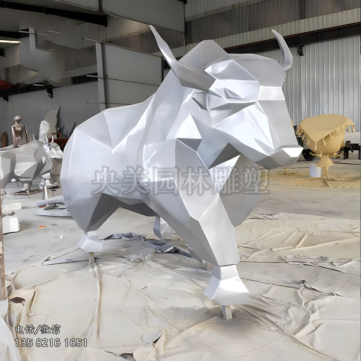 玻璃鋼塊面抽象牛雕塑