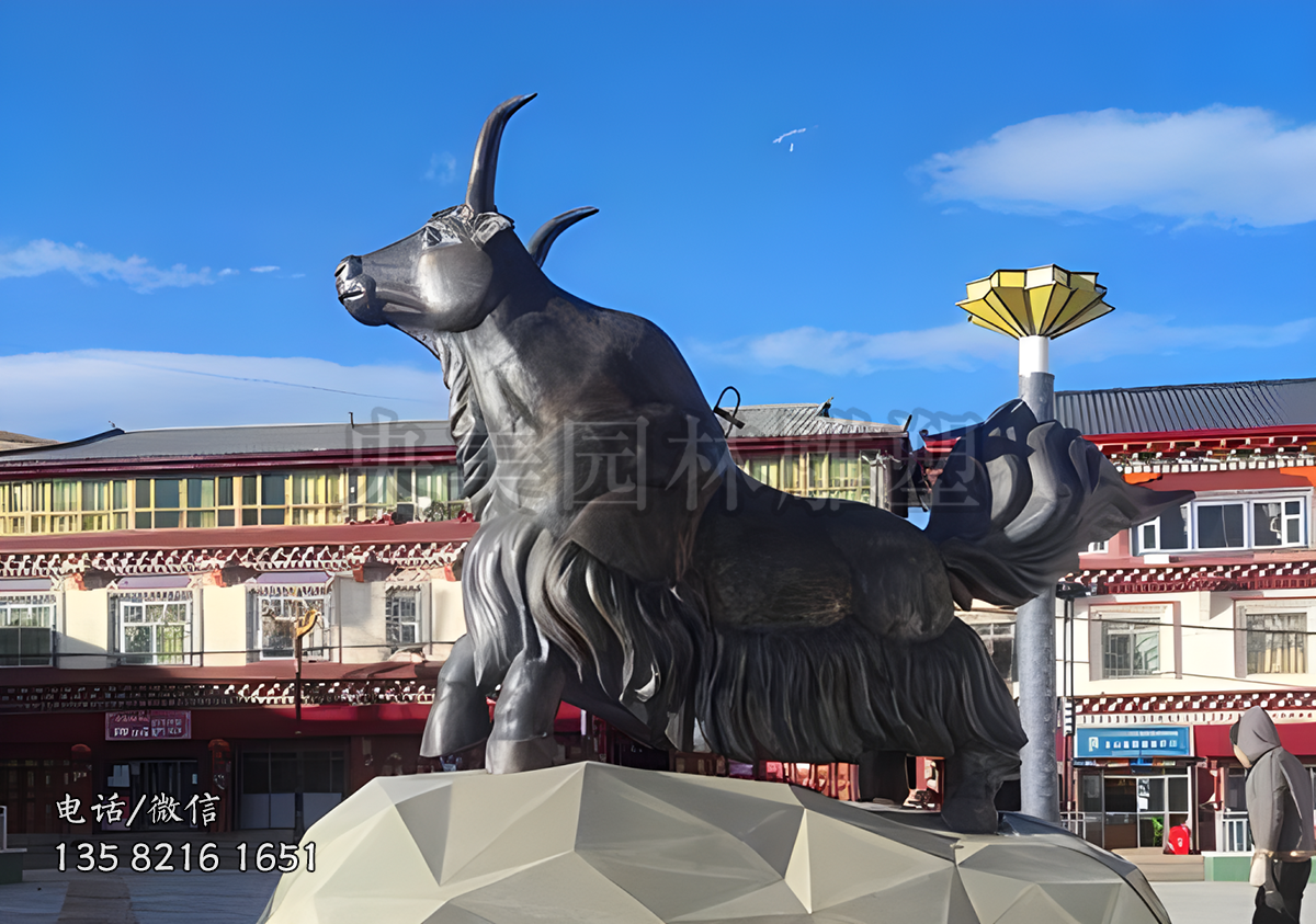 登高望遠的銅雕牦牛雕塑