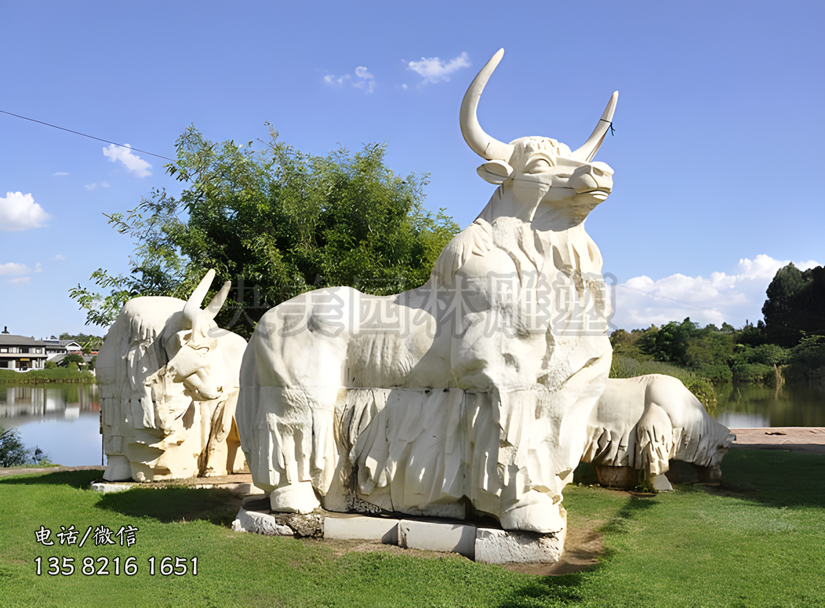 漢白玉牦牛群雕塑