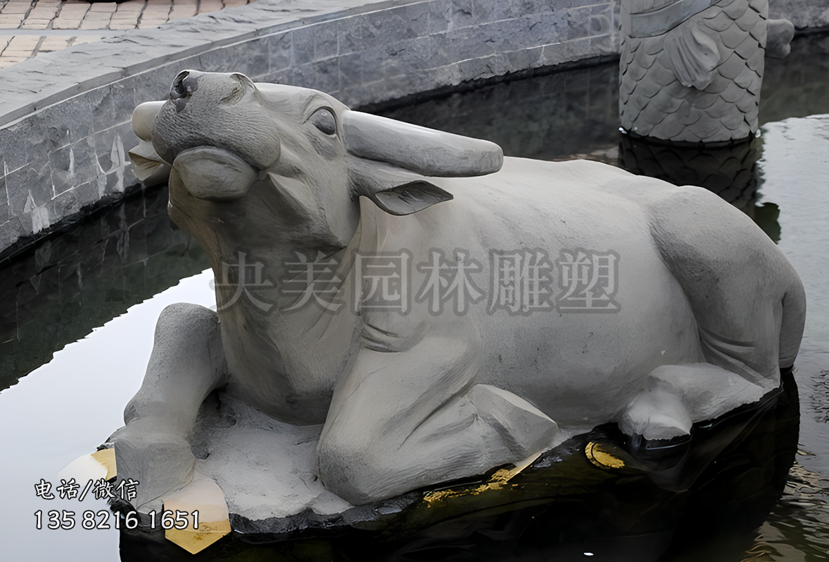 我在地上的水牛石雕
