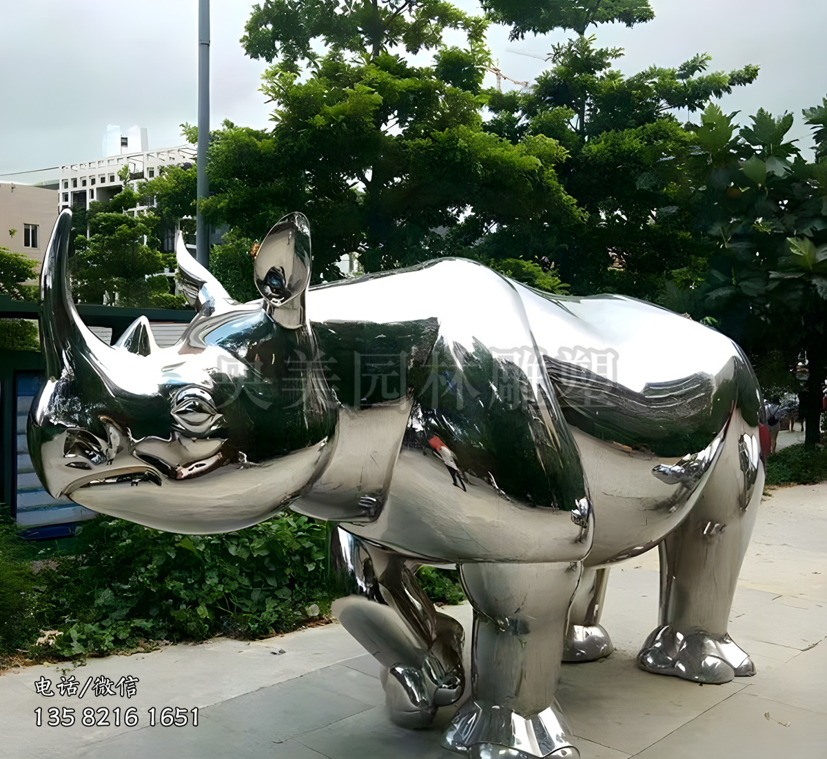 不銹鋼犀牛鏡面雕塑