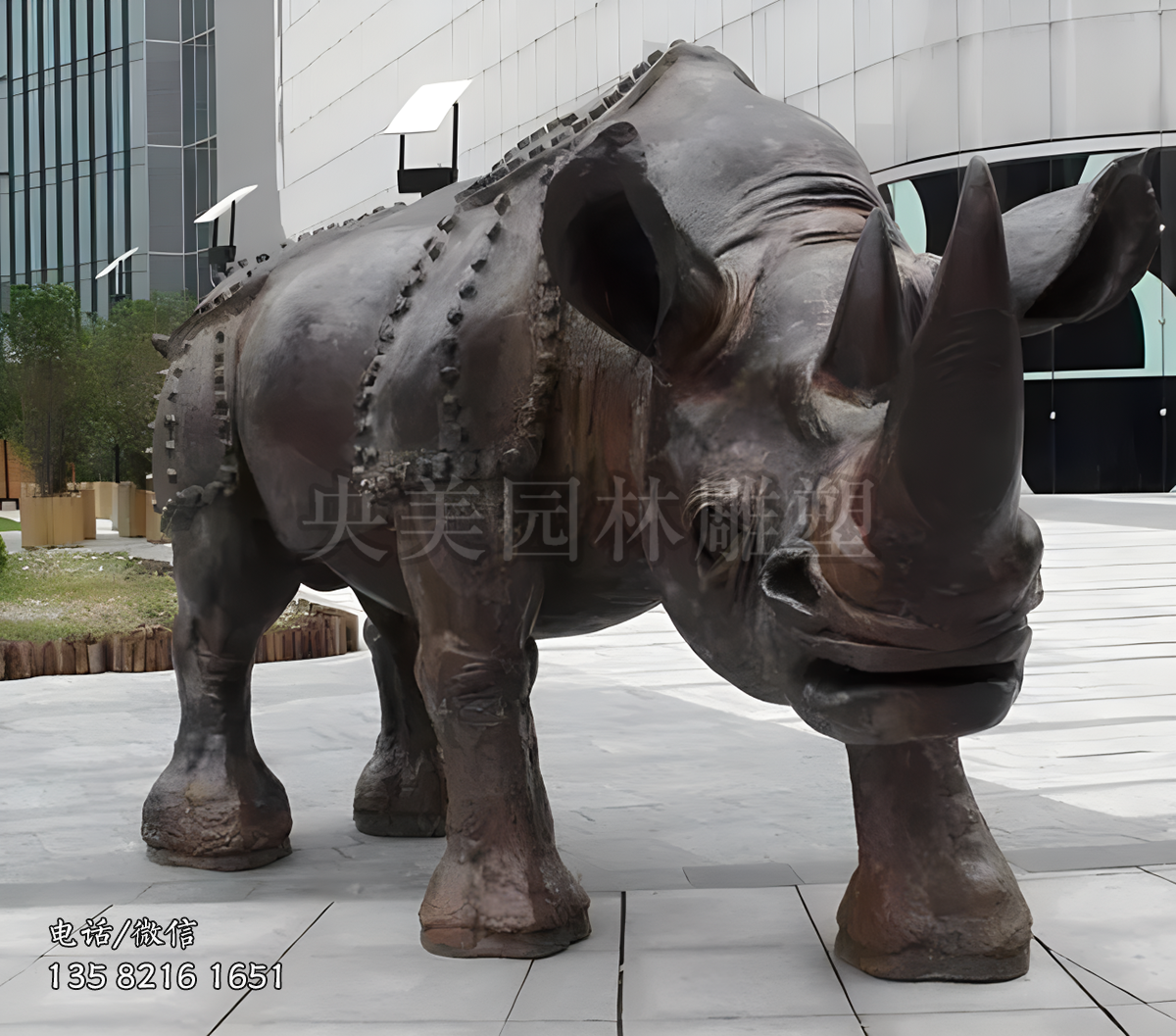 身著鎧甲的銅雕犀牛雕塑