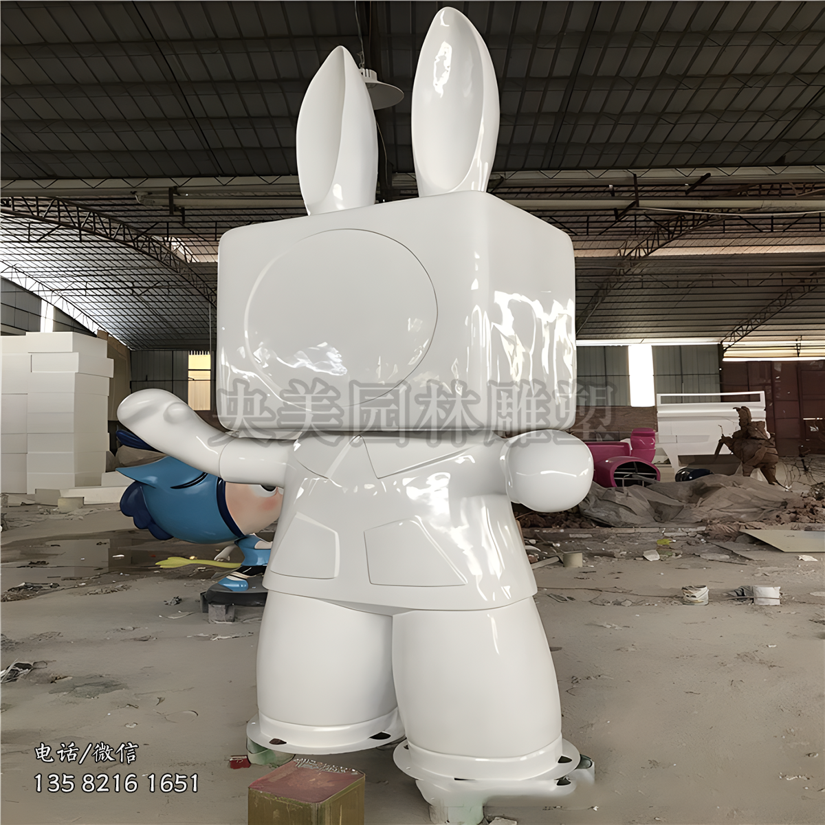 方腦袋的玻璃鋼卡通兔子雕塑