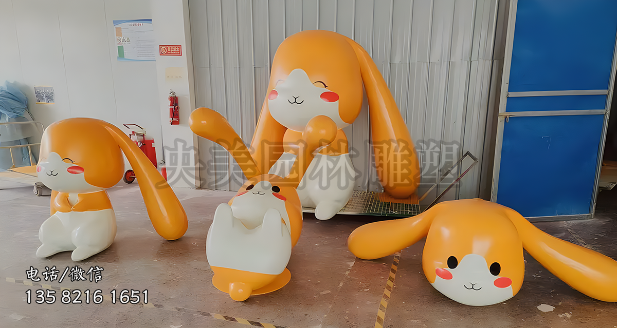 長(zhǎng)耳朵玻璃鋼卡通兔子雕塑