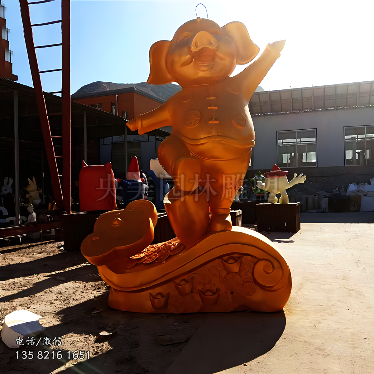 招財金豬玻璃鋼美陳裝飾雕塑