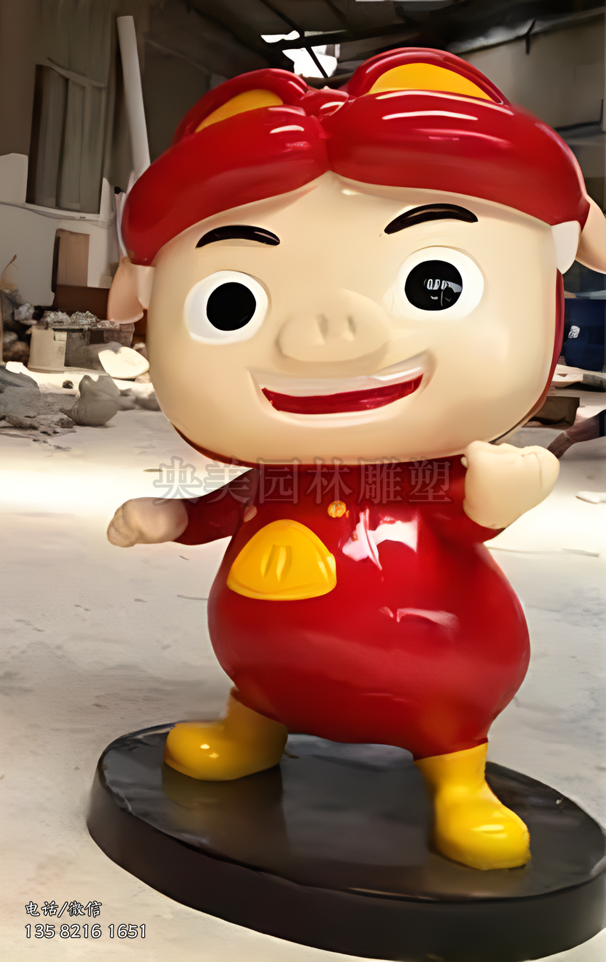 玻璃鋼豬豬俠動(dòng)漫卡通雕塑