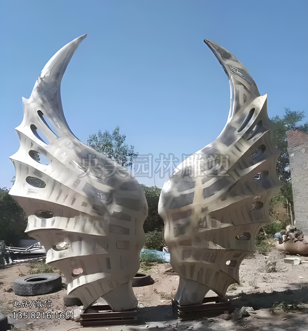 玻璃鋼翅膀造型景觀雕塑