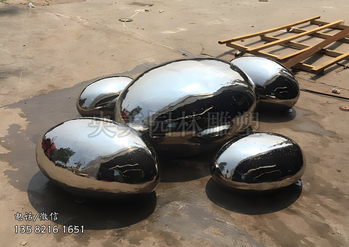 不銹鋼鍛造拋光鵝卵石雕塑