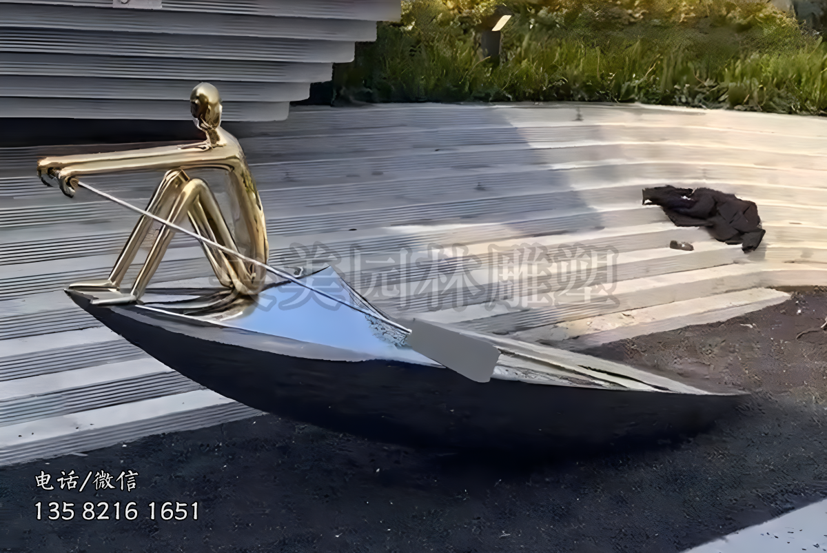 抽象的劃船人物雕塑